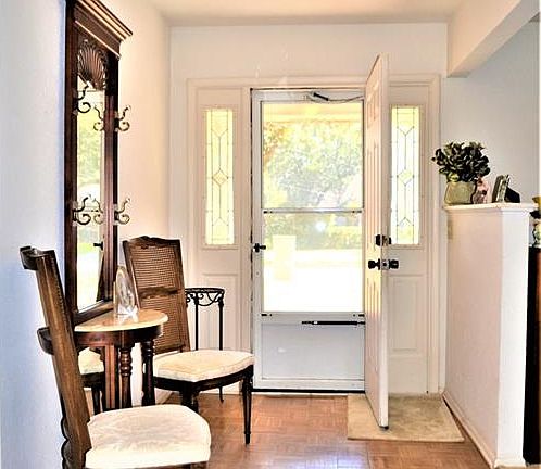 3rd image of 512 Mimosa Dr