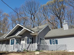 43 Hawkins Rd, Stony Brook, NY 11790