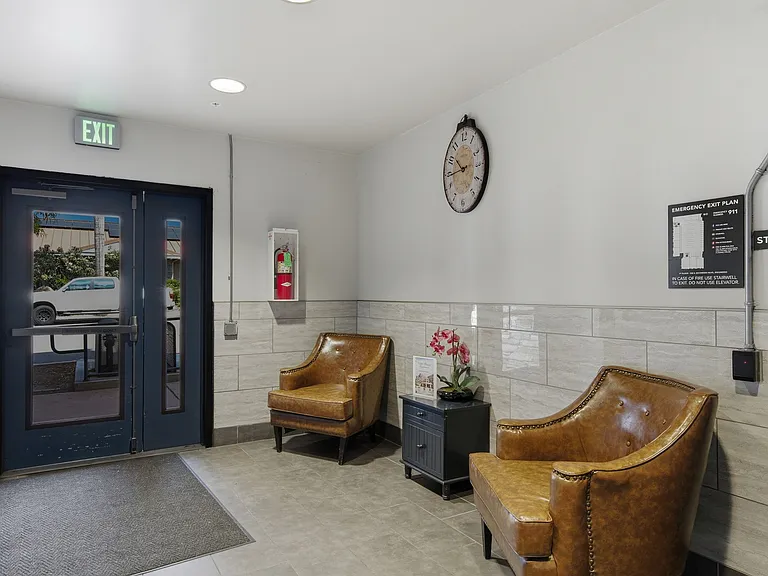 City Plaza Apartments — Photo 21