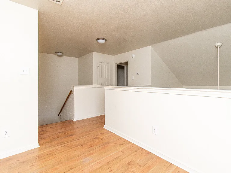 405 Deloris Dr — Photo 15