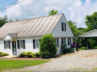 203 Lincoln Ave, Celina, TN 38551