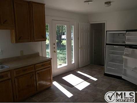 5th image of 2217 Patricia Cir