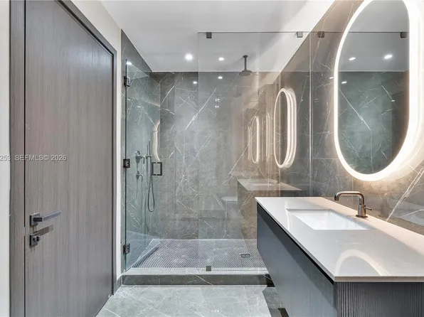 20 NE 11th St #3809, Miami, FL 33132