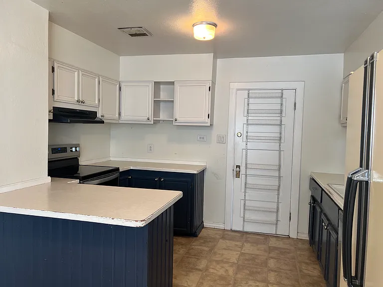 2224 W Kent Ave — Photo 10