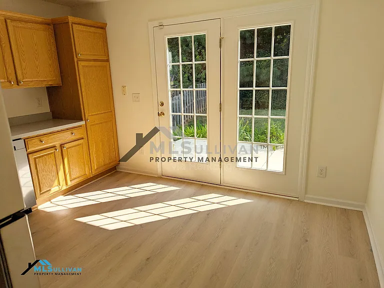 1327 Fairmont St — Photo 7