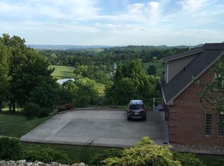 110 Iris Ln, Morgantown, WV 26501