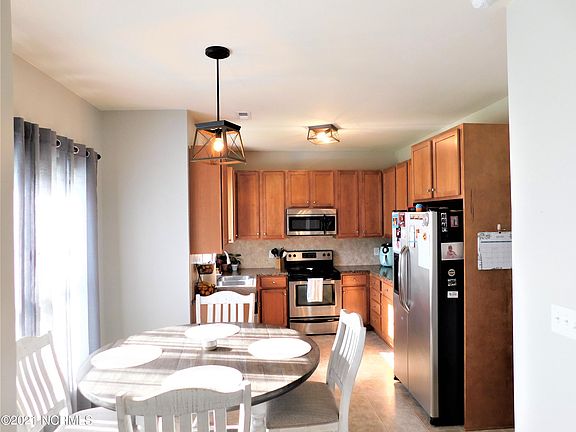 3rd image of 153 Moonstone Ct