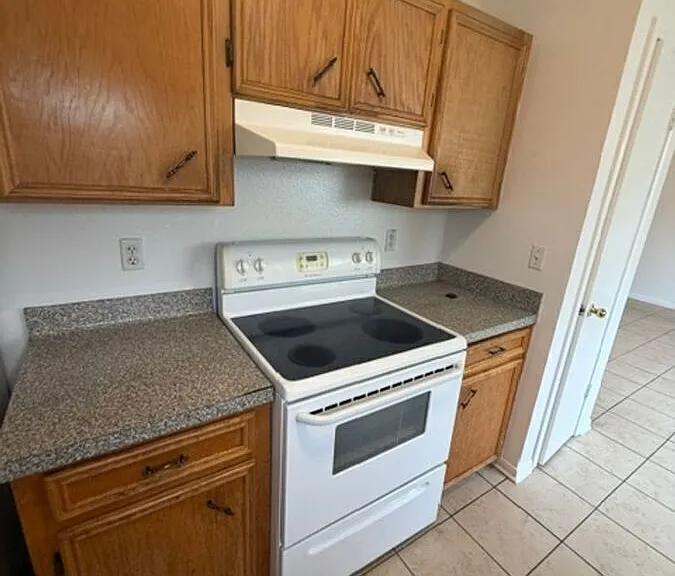 2204 Sherman Dr — Photo 7