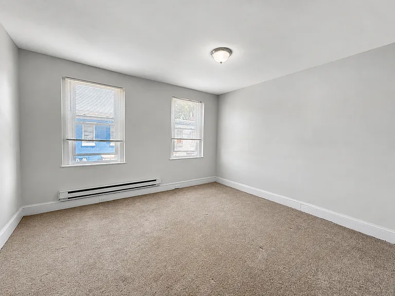 2966 N Ringgold St — Photo 10