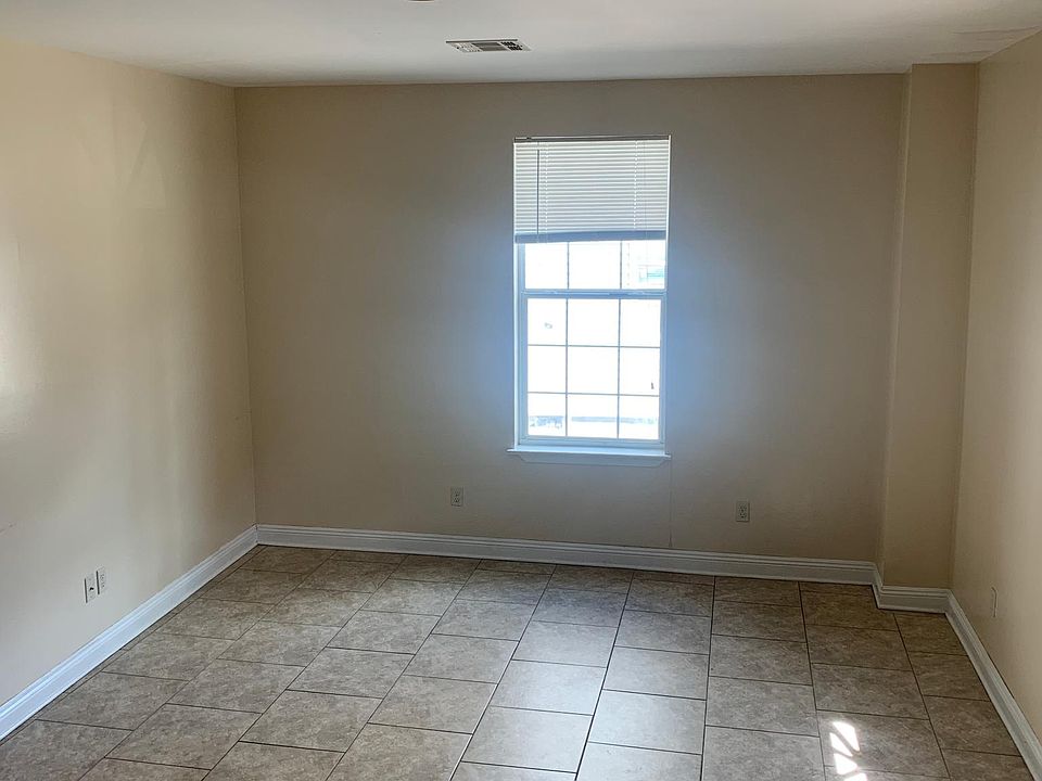 1st image of 3333 Palmyra St