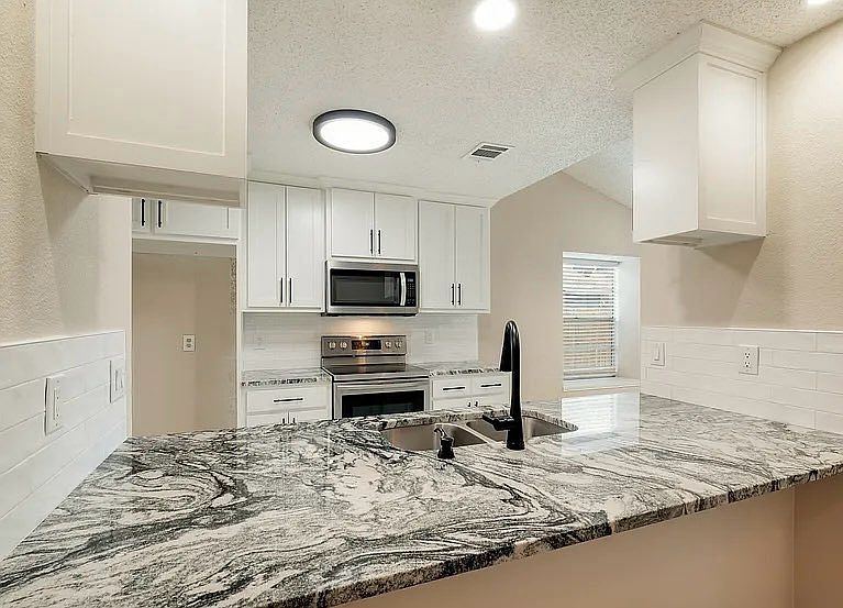 1st image of 2618 Townhall Ln
