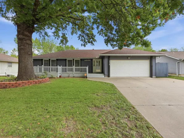 2518 SW Arrowhead Rd, Topeka, KS 66614