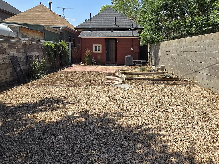 3734 N Franklin St — Photo 16
