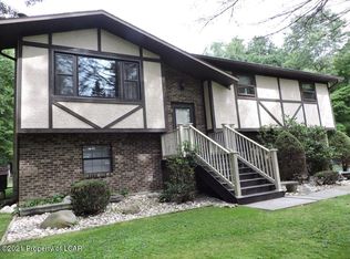 1855 Meadow Run Rd, Bear Creek Township, PA 18702