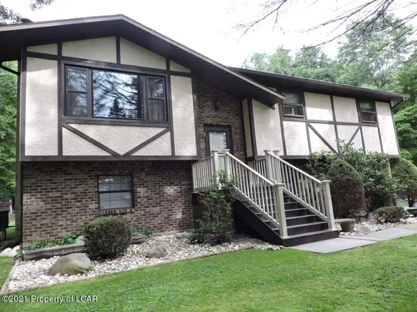 1855 Meadow Run Rd, Bear Creek Township, PA 18702