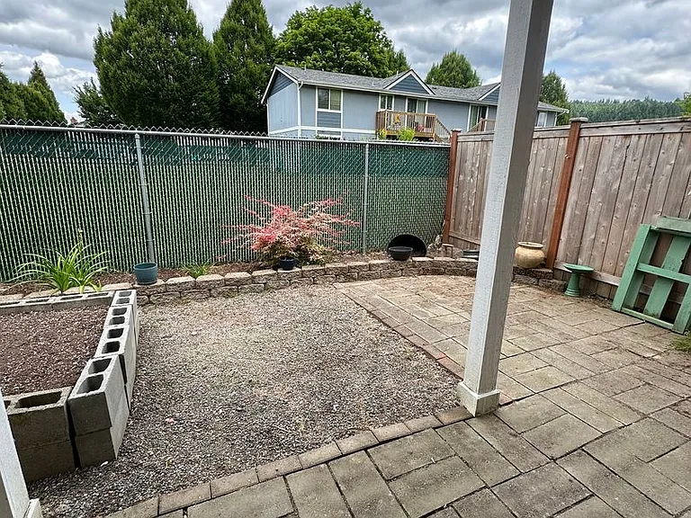 5705 Graham Ave #B — Photo 10
