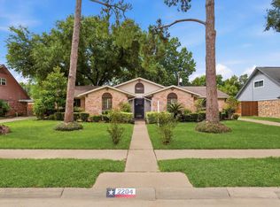 2204 S Memorial Ct, Pasadena, TX 77502