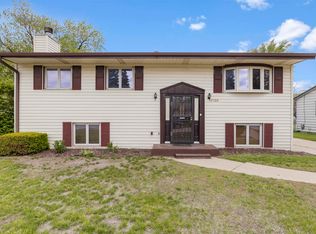 2120 Coronet Rd, Loves Park, IL 61111
