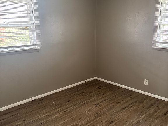 5th image of 8932 Bessemer Ave