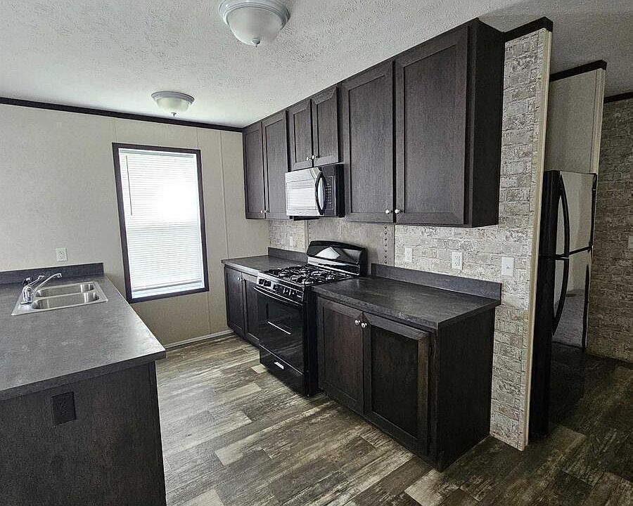 1st image of 2737 W Washington Ctr #66