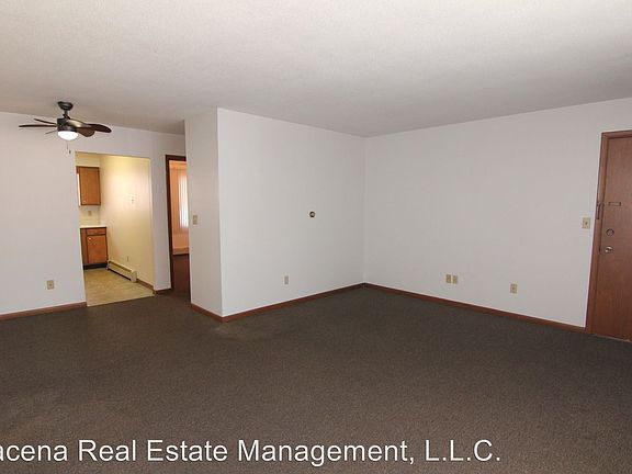5th image of 642 S Dodge St APT 5