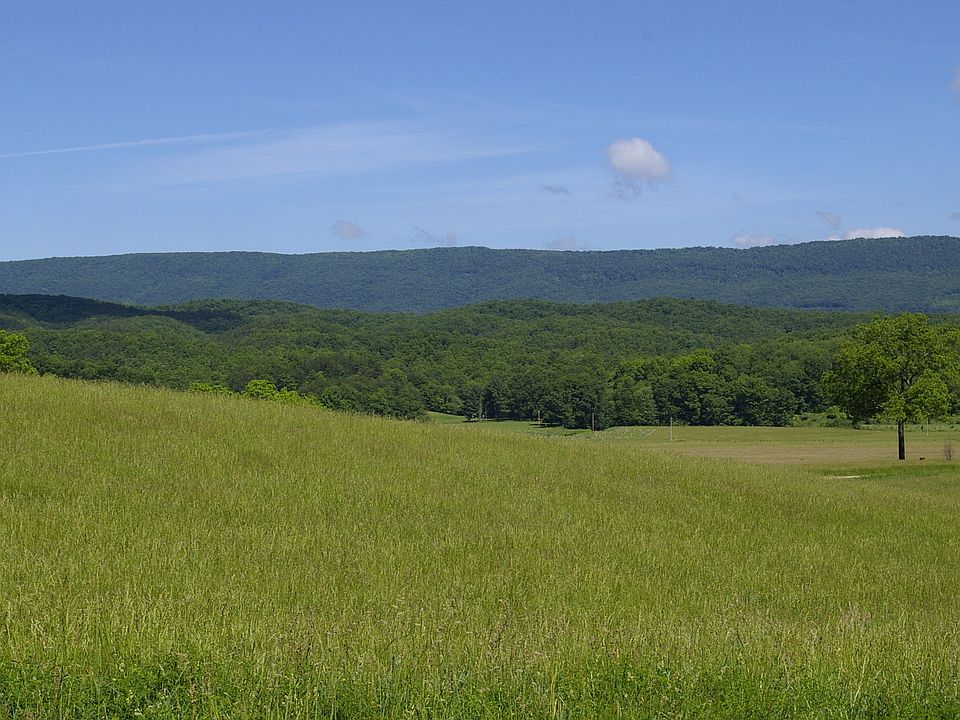 1st image of 64 Black Diamond Dr