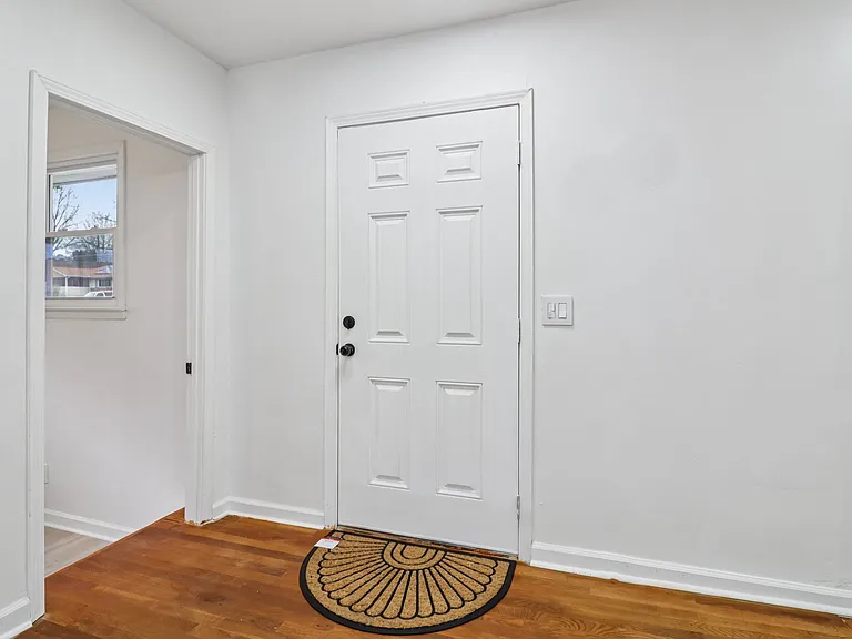 3159 Bobolink Dr — Photo 3