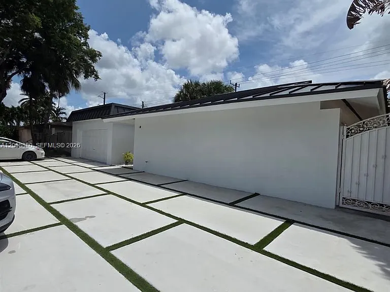 8404 SW 102nd Pl — Photo 2