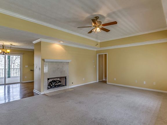 3rd image of 326 Eagle Mountain Dr