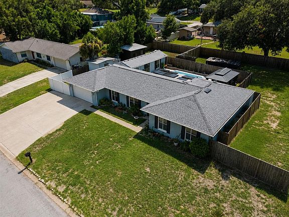 4th image of 1124 KING ARTHUR COURT