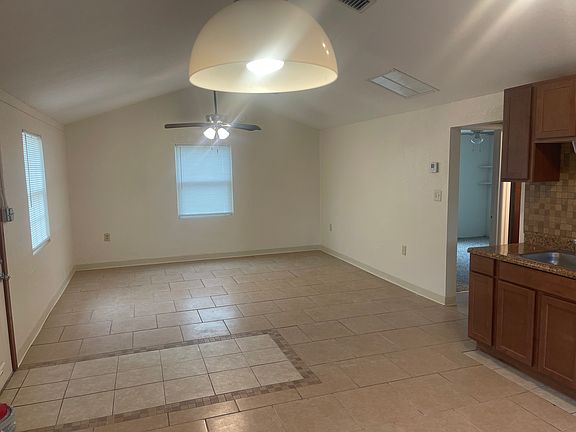 4th image of 753 Dora Ave