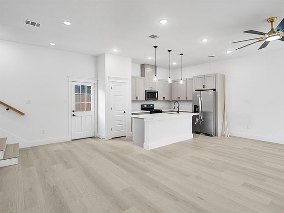 5th image of 4103 E Toliver St
