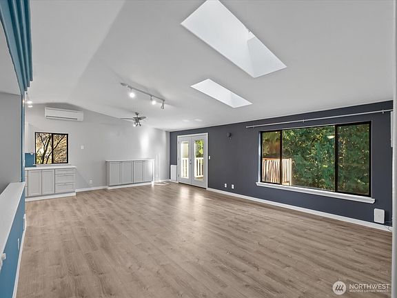 5th image of 12731 48th Avenue NE