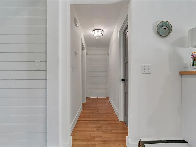 19 Sherwood Rd — Photo 15