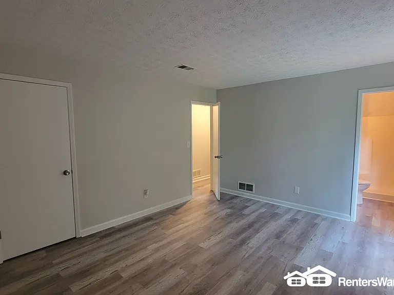 1909 Suwanee Valley Rd — Photo 17