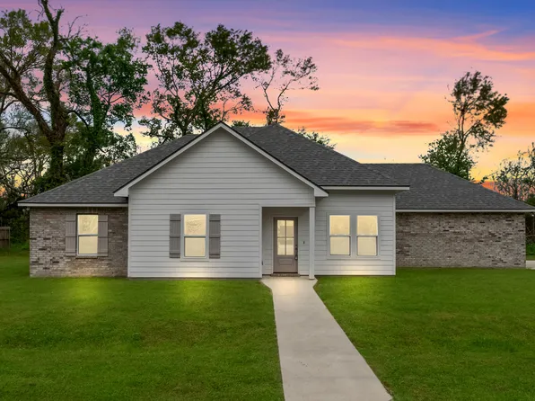 1025 Timber Trails Rd, Breaux Bridge, LA 70517