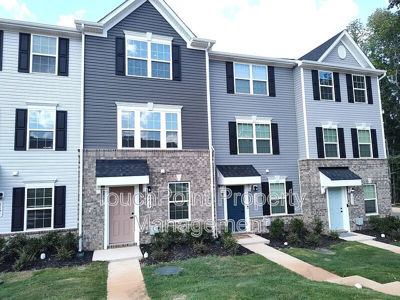 3 bed, 3.5 bath, 1420 sqft, $1,900 — Photo 2