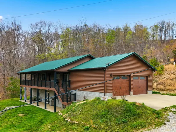 560 Davis Dr, Olive Hill, KY 41164