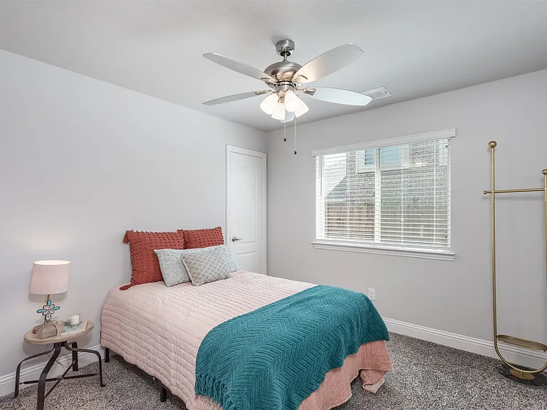 204 Garden Grove Dr — Photo 18