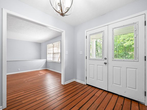5th image of 680 Lake Dr