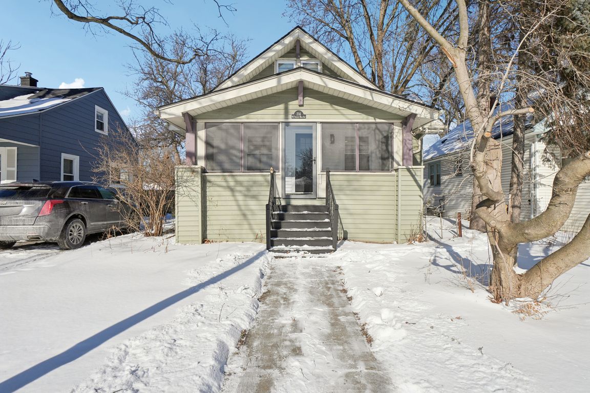 W Twelve Mile Rd-S2401-001.jpg