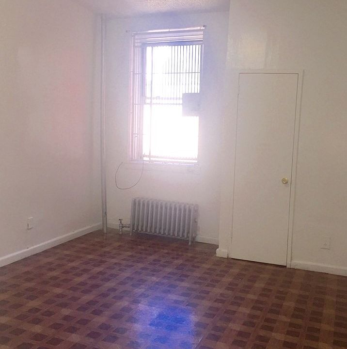 2nd image of 172 E 112th St APT 1A