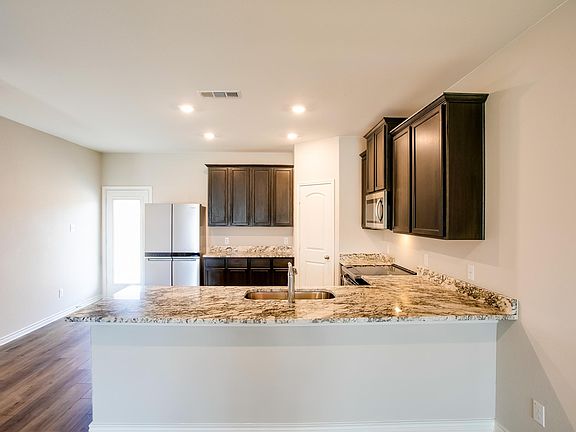 5th image of 301 Liberty Meadows Dr