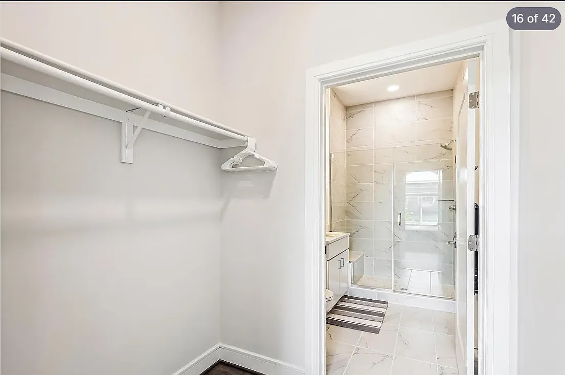 625 Slaters Ln — Photo 2