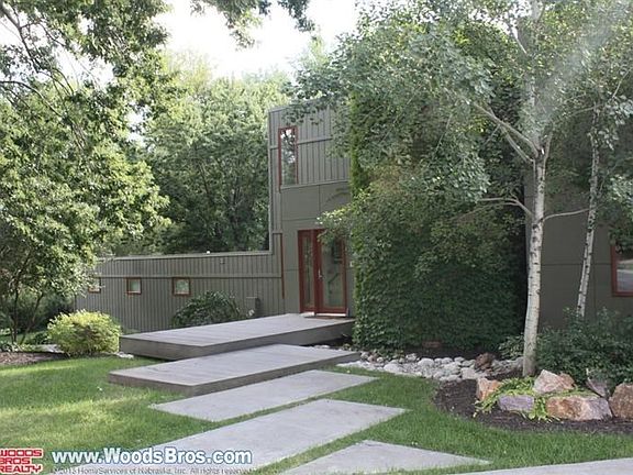 4th image of 8043 Northshore Dr