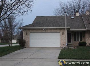 2211 Pond Mill Ct, Springfield, IL 62704