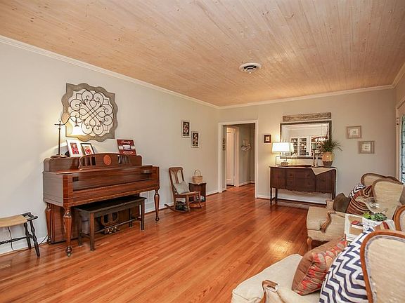 4th image of 608 Avenue C