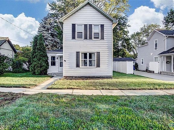 2nd image of 121 Leroy Ave