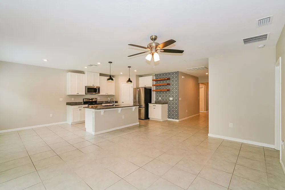 3 bed, 2.0 bath, 1753 sqft, $3,560 — Photo 3