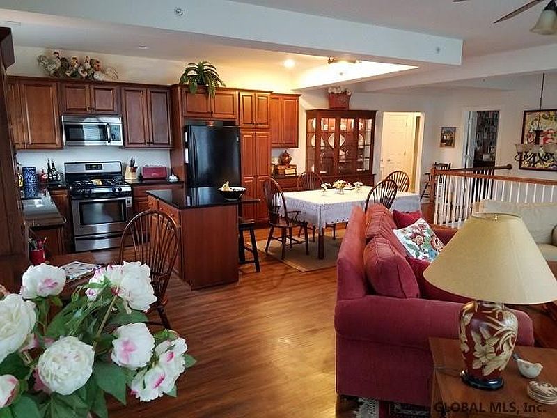 3rd image of 506 VLY POINTE Drive